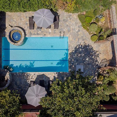 Efharis Beachfront Villa Platamonas Buitenkant foto